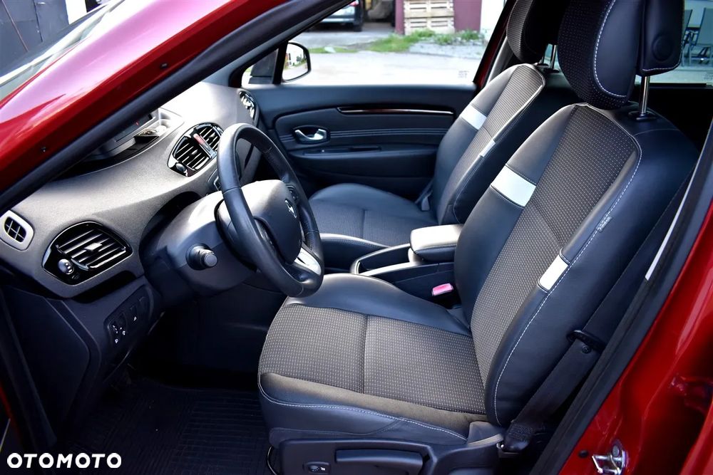 Renault Scenic 2.0 16V Privilege CVT - 11