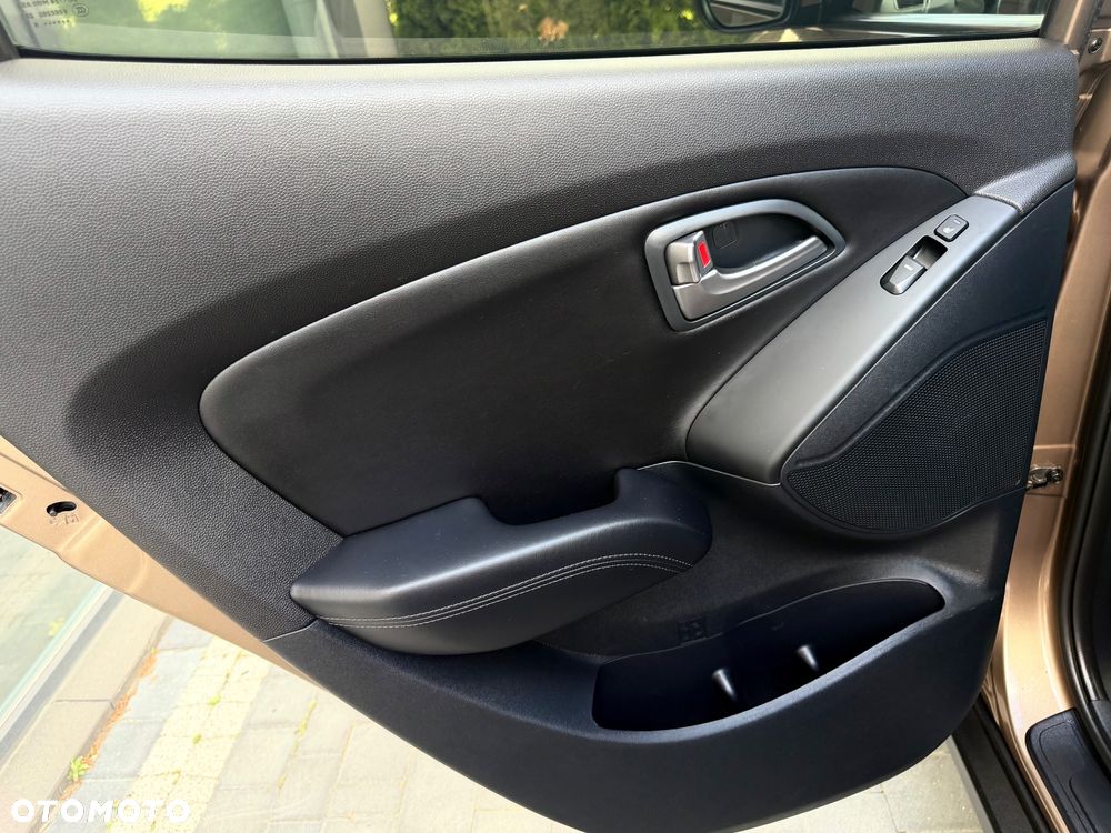 Hyundai ix35 1.7 CRDi 2WD Fifa World Cup Edition - 36