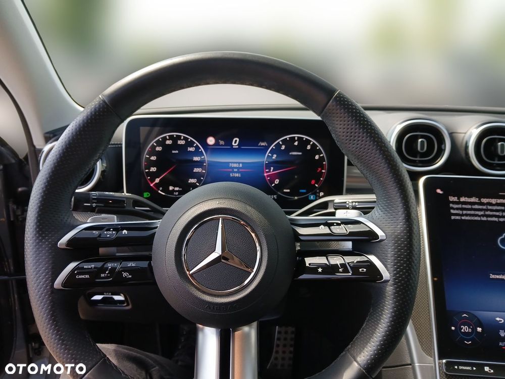 Mercedes-Benz Klasa C 180 mHEV AMG - 11