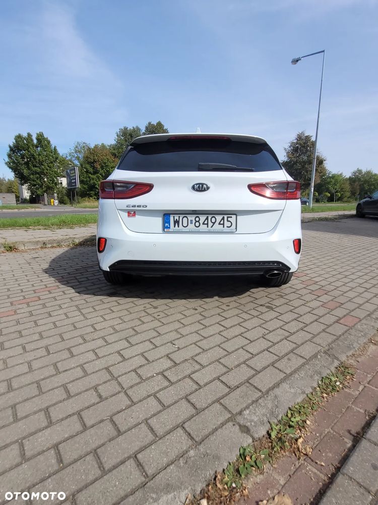 Kia Ceed 1.6 CRDi SCR M - 4