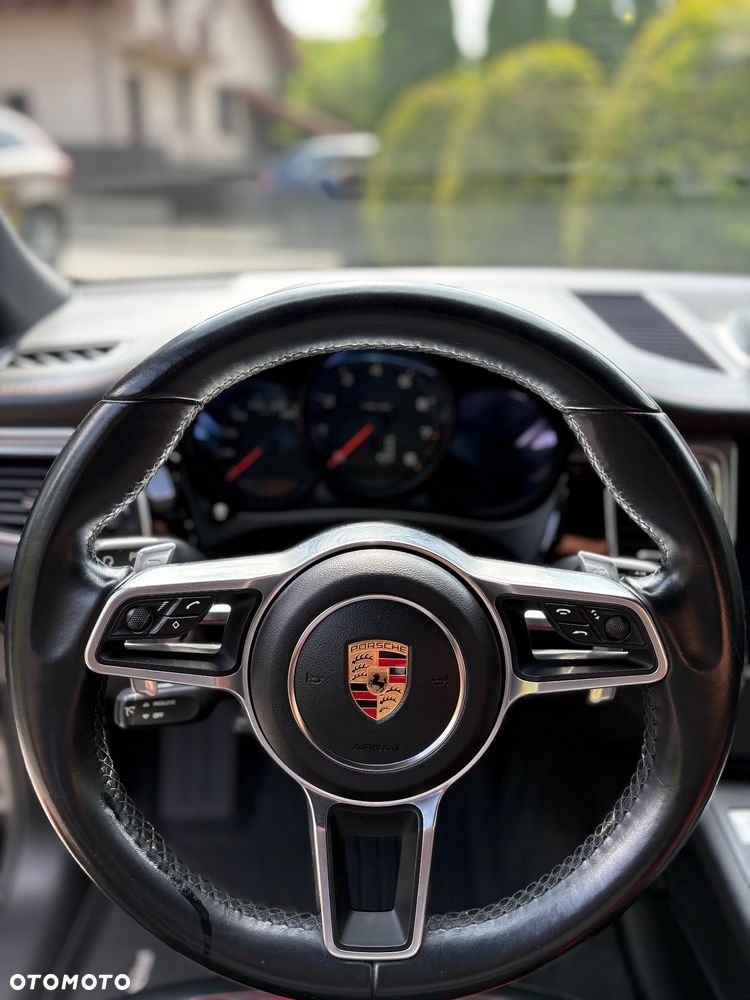 Porsche Macan Standard - 16