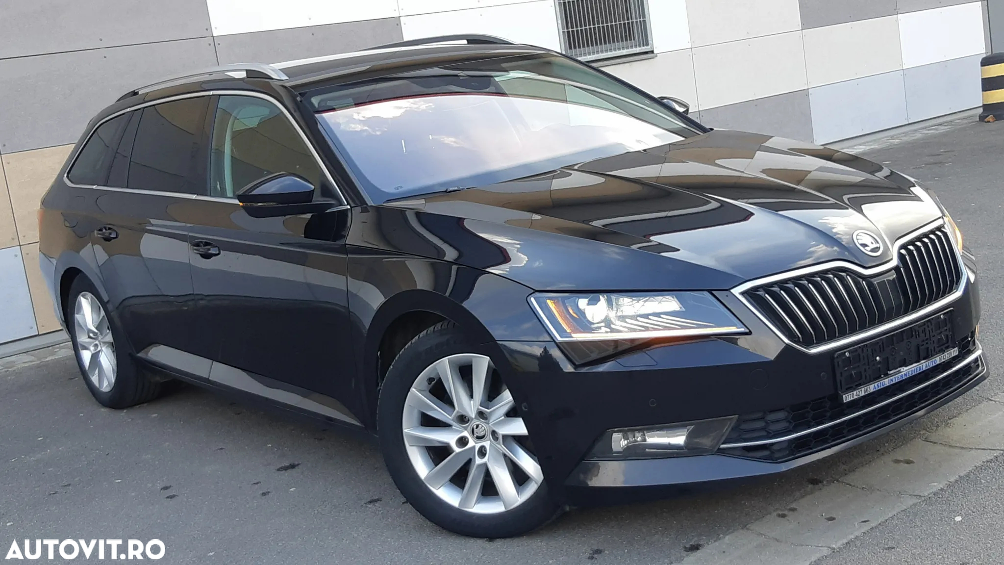 Skoda Superb Combi 2.0 TDI DSG Style - 11