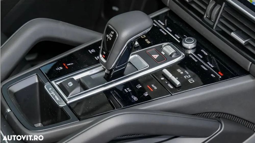 Porsche Cayenne Standard - 8