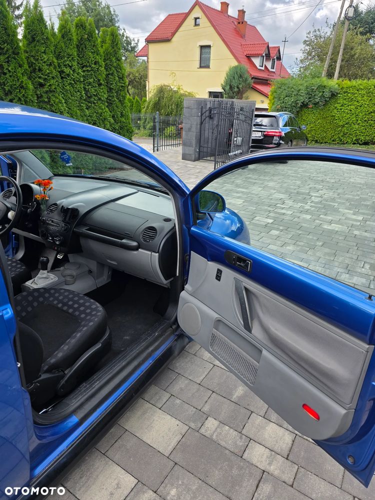 Volkswagen New Beetle 2.0 - 11