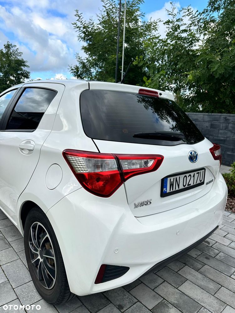 Toyota Yaris Hybrid 100 Active EU6 - 4