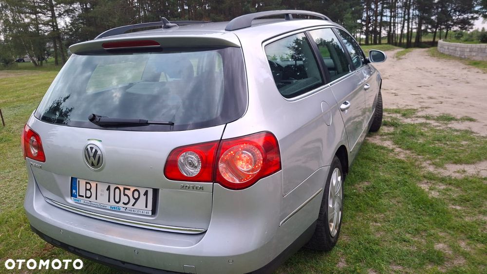Volkswagen Passat 2.0 TDI DSG Comfortline - 2