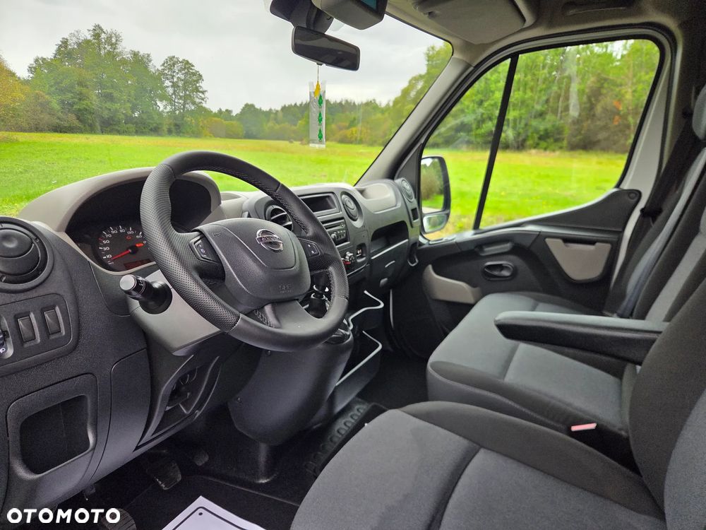 Nissan NV400 - 13