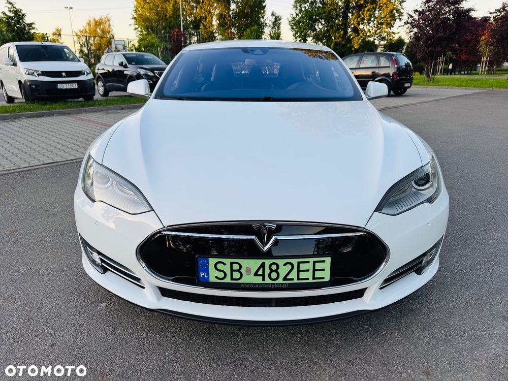 Tesla Model S - 4