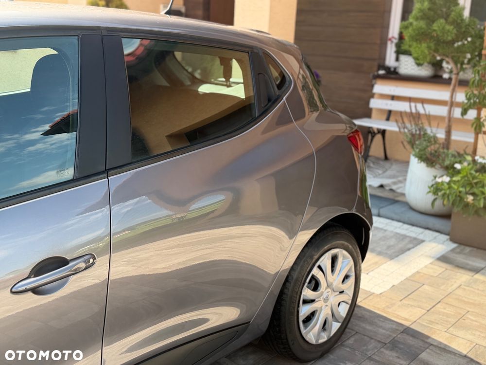 Renault Clio 1.2 16V Alize - 29