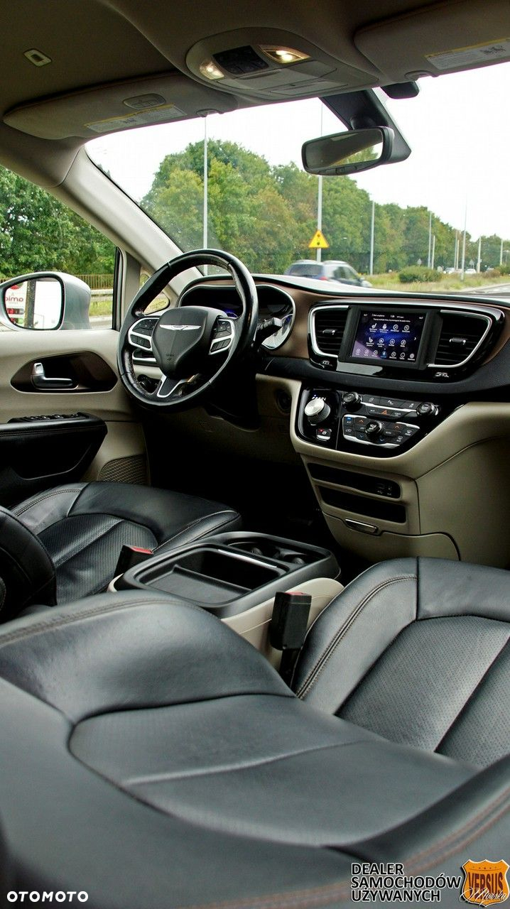 Chrysler Pacifica - 37