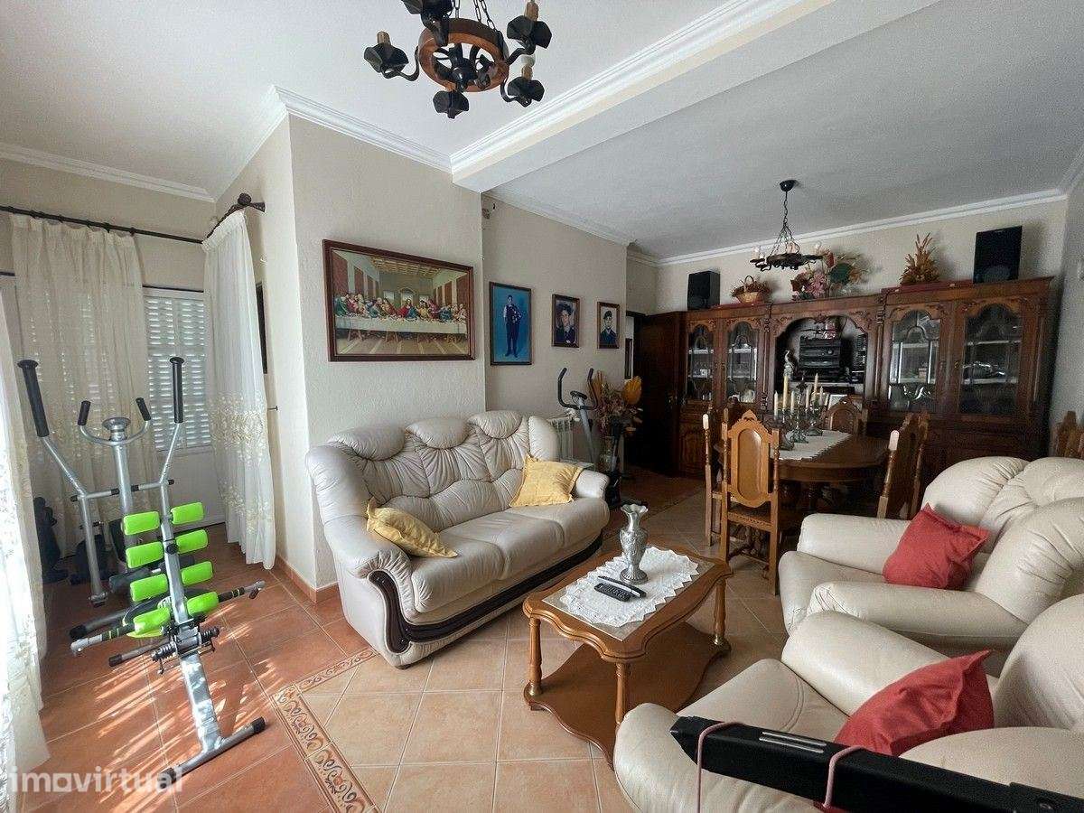Quinta T7 com Restaurante e Terreno Rústico para Venda em Montemor-... - Grande imagem: 2/29