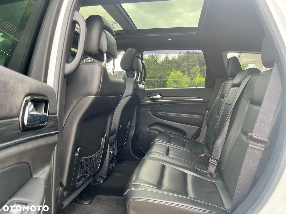 Jeep Grand Cherokee - 25