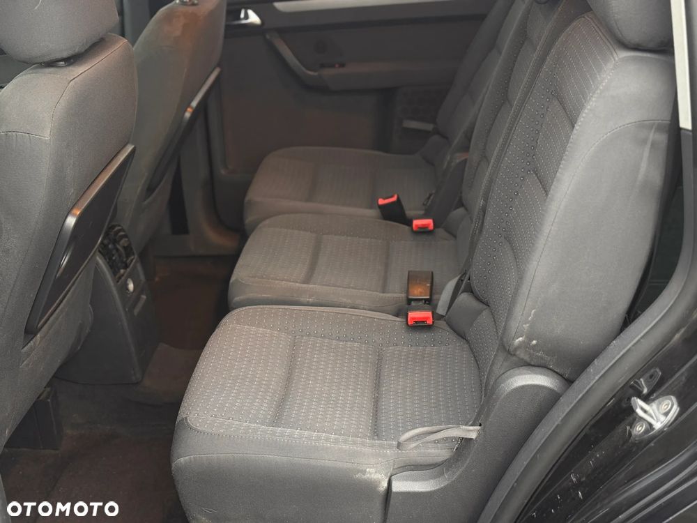 Volkswagen Touran 2.0 TDI DPF Highline - 11