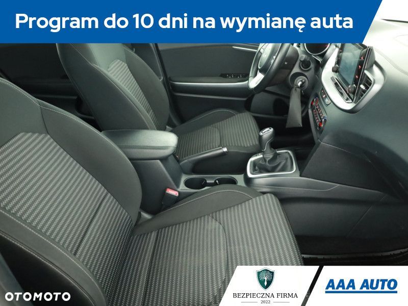 Kia Ceed - 8