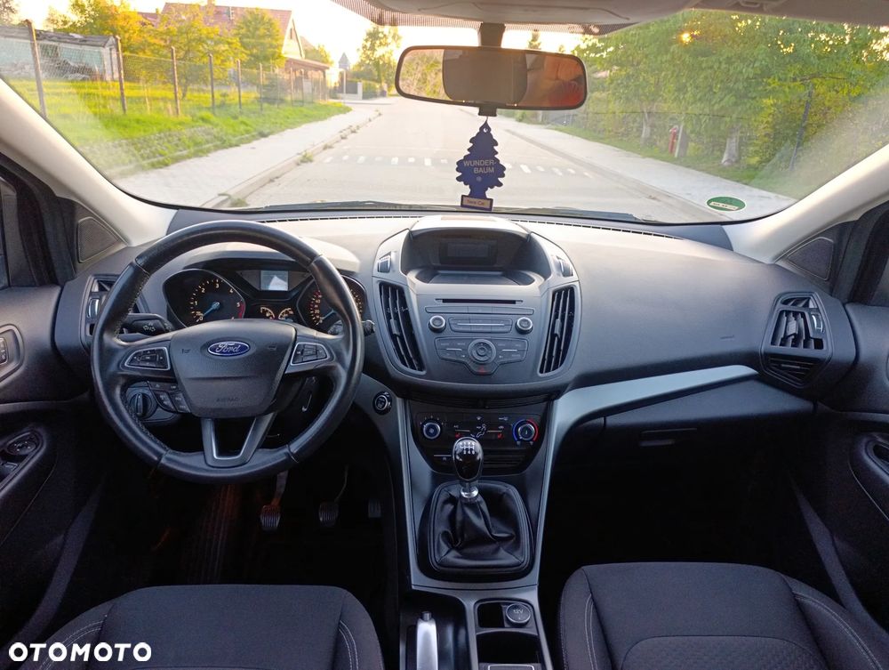 Ford Kuga 2.0 TDCi 2x4 Titanium - 20