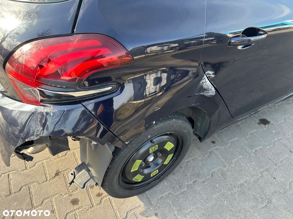 Peugeot 208 - 28