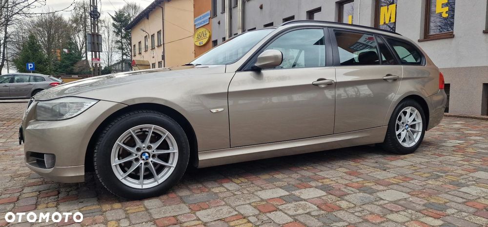 BMW Seria 3 320d DPF Edition Sport - 3