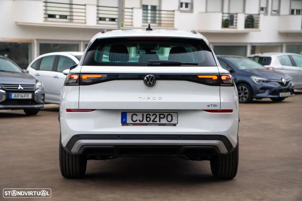 VW T-Roc 1.5 eTSI Life DSG - 11