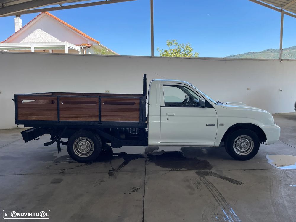 Mitsubishi l200 2.5  TD - 6
