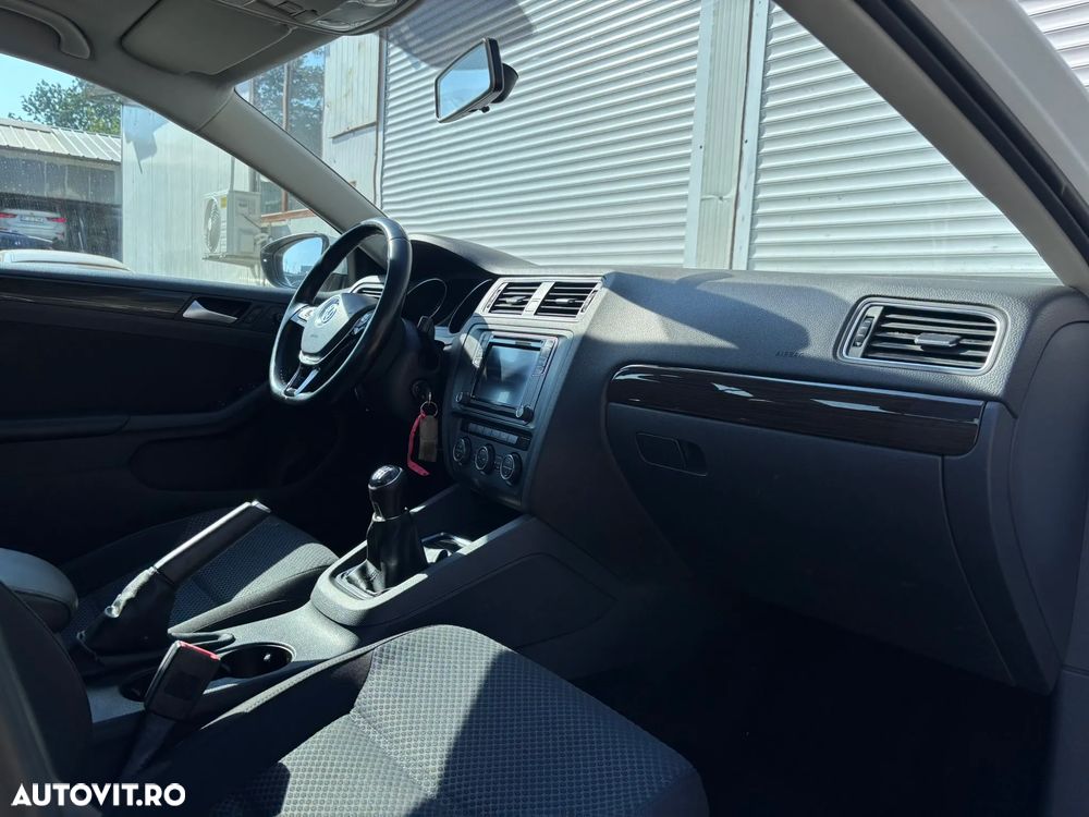 Volkswagen Jetta 1.4 TSI Comfortline - 30