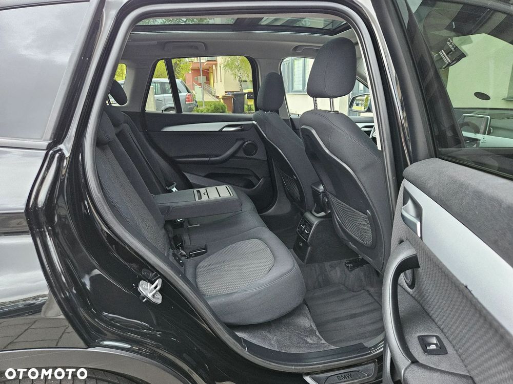 BMW X1 sDrive18i Advantage - 12