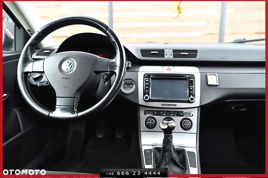 Volkswagen Passat 2.0 TDI DPF BlueMotion Technology Comfortline - 16