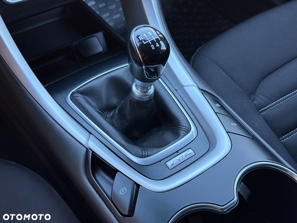 Ford Mondeo - 36