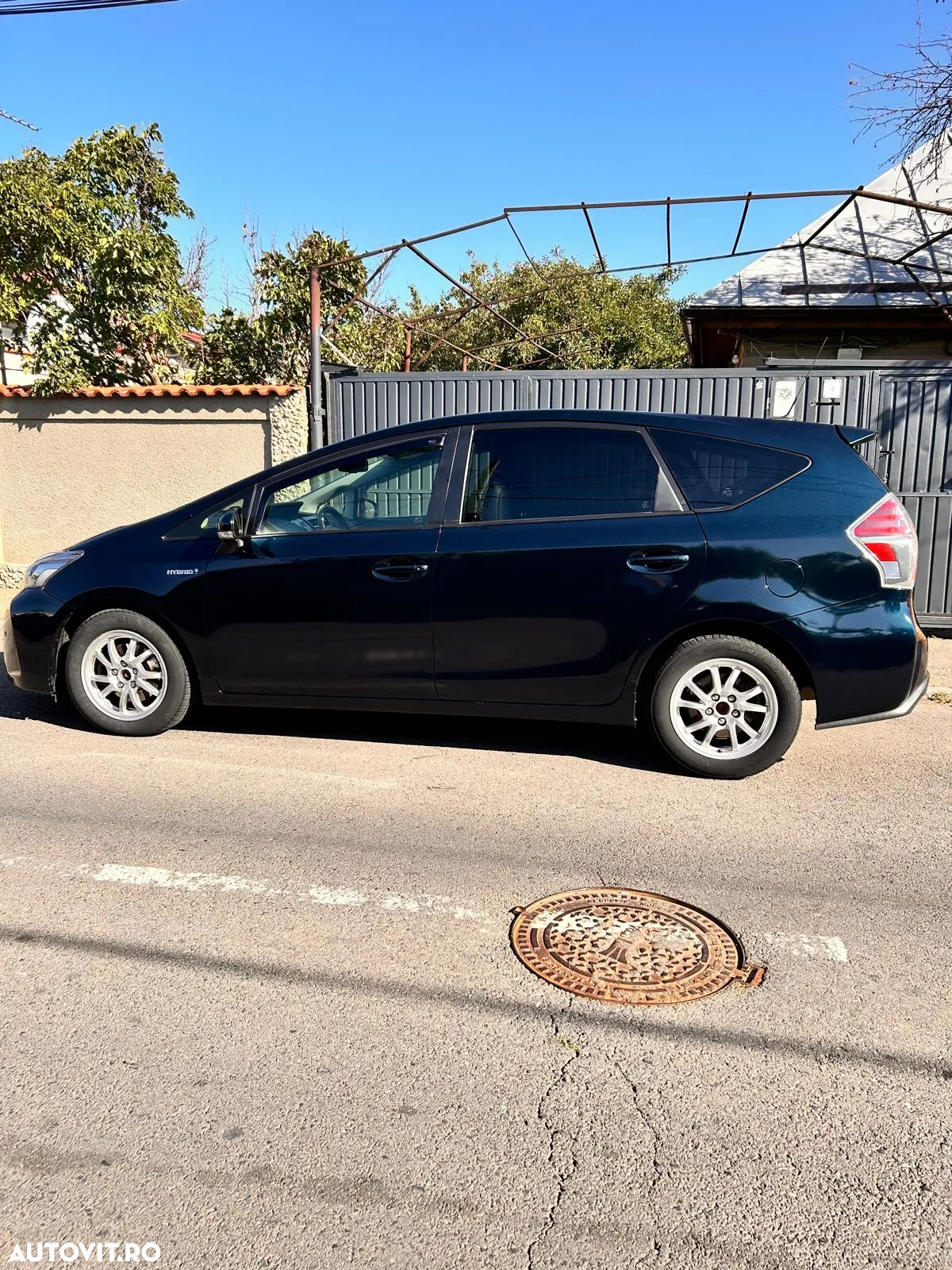 Toyota Prius+ (Hybrid) - 3