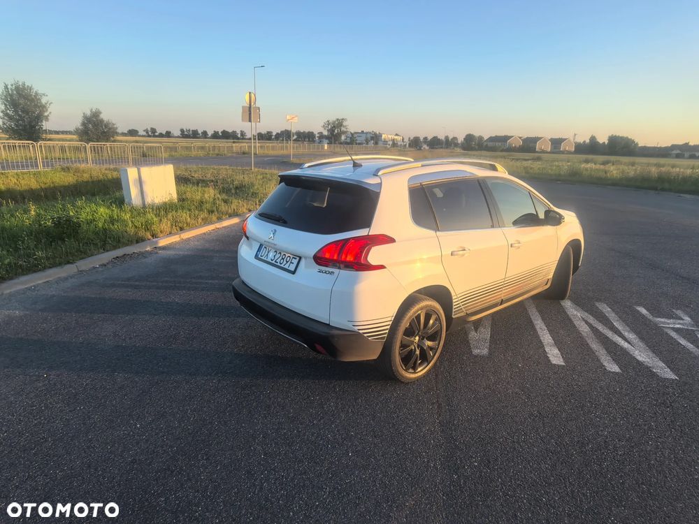 Peugeot 2008 BlueHDi 100 STOP & START Style - 6