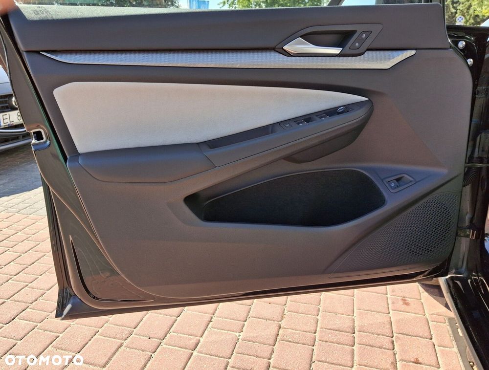 Volkswagen Golf - 10