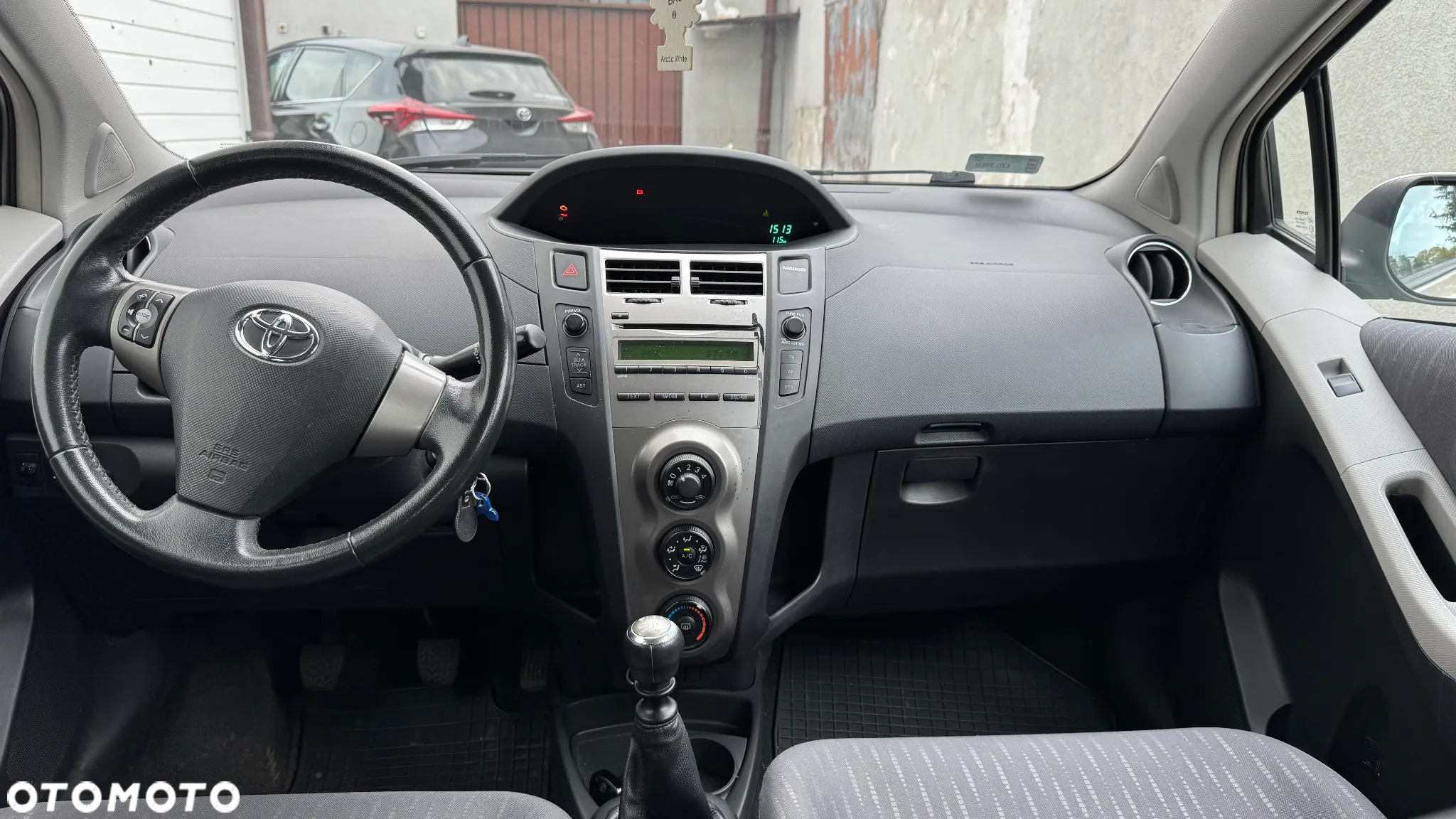 Toyota Yaris - 6