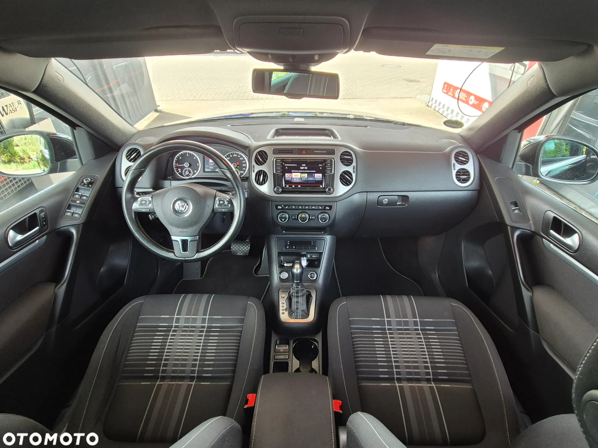 Volkswagen Tiguan 2.0 TDI SCR 4MOTION BlueMotion Technology DSG Lounge Sport & Style - 31