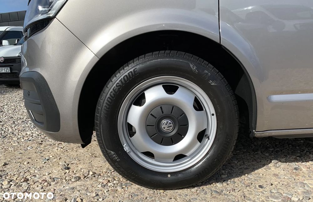 Volkswagen TRANSPORTER T6.1, DSG 4Motion, T6 4x4 plus reduktor napędów, Model BULLY MULTIVAN DELUX ORYGINAL, Światła LED, Fotele obracane kapitańskie, Dynamiczne zawieszenie komfortowe, 3 strefowa klimatyzacja, Felgi specjalne, Pakiet akustyczny, Stolik CAMPER - 15