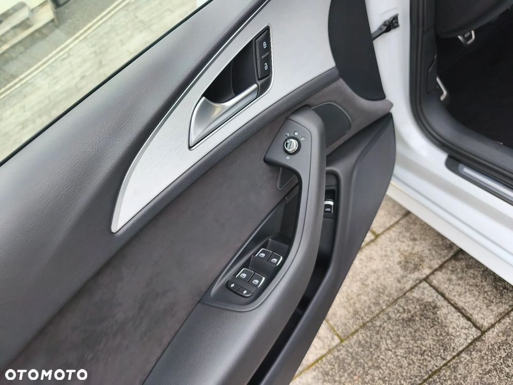 Audi A6 Avant 2.0 TDI DPF sport selection - 12