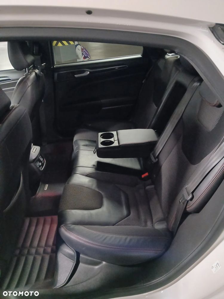 Ford Mondeo - 31