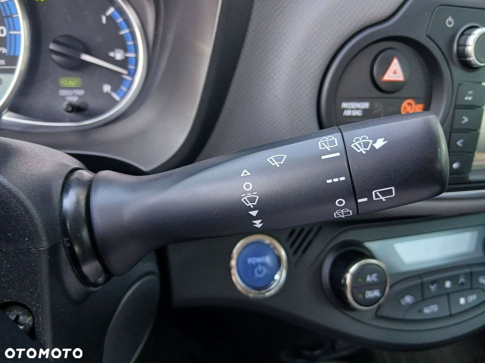 Toyota Yaris Hybrid 100 Premium EU6 - 28