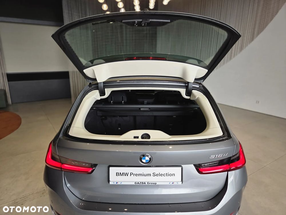 BMW Seria 3 318d MHEV - 25