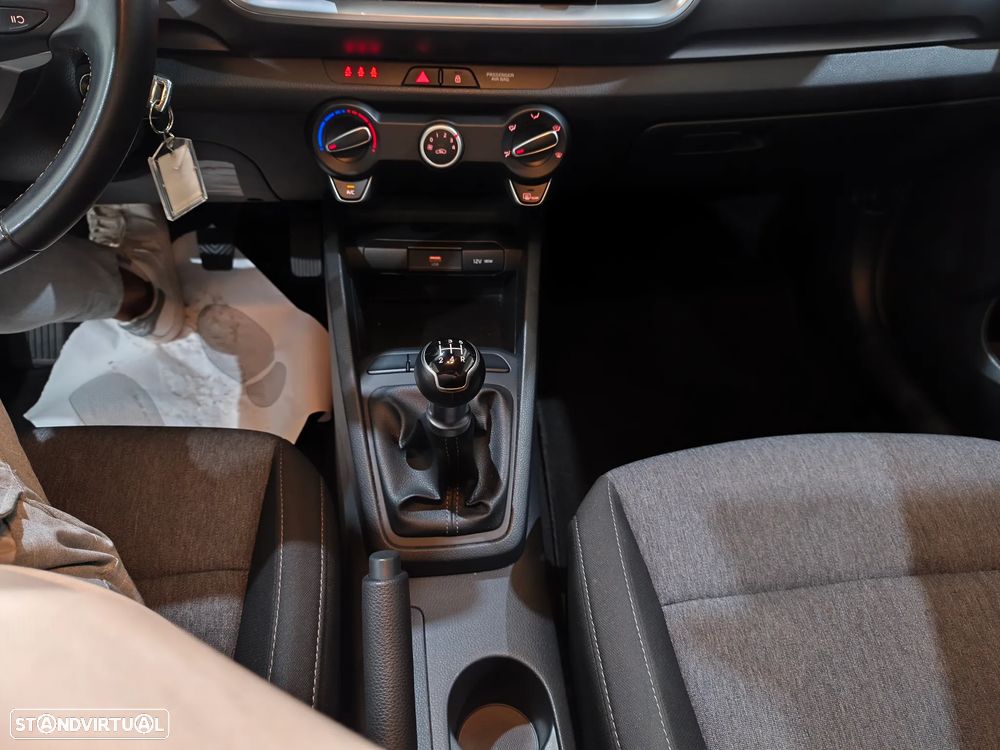 Kia Stonic 1.2 MPi Dynamic - 14
