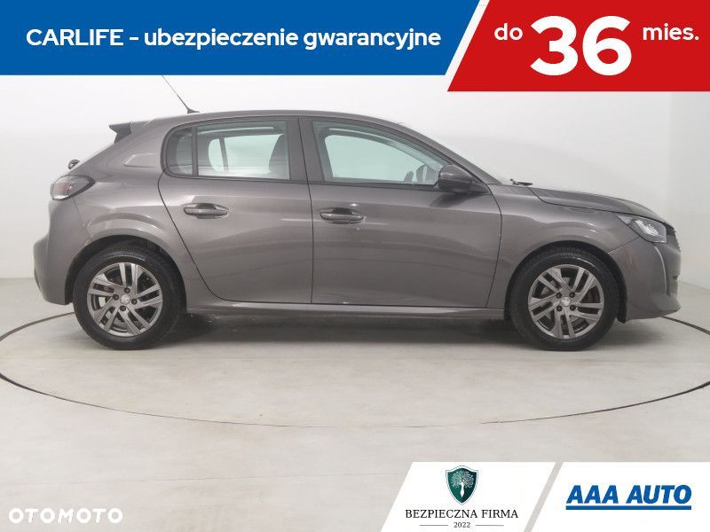 Peugeot 208 - 8