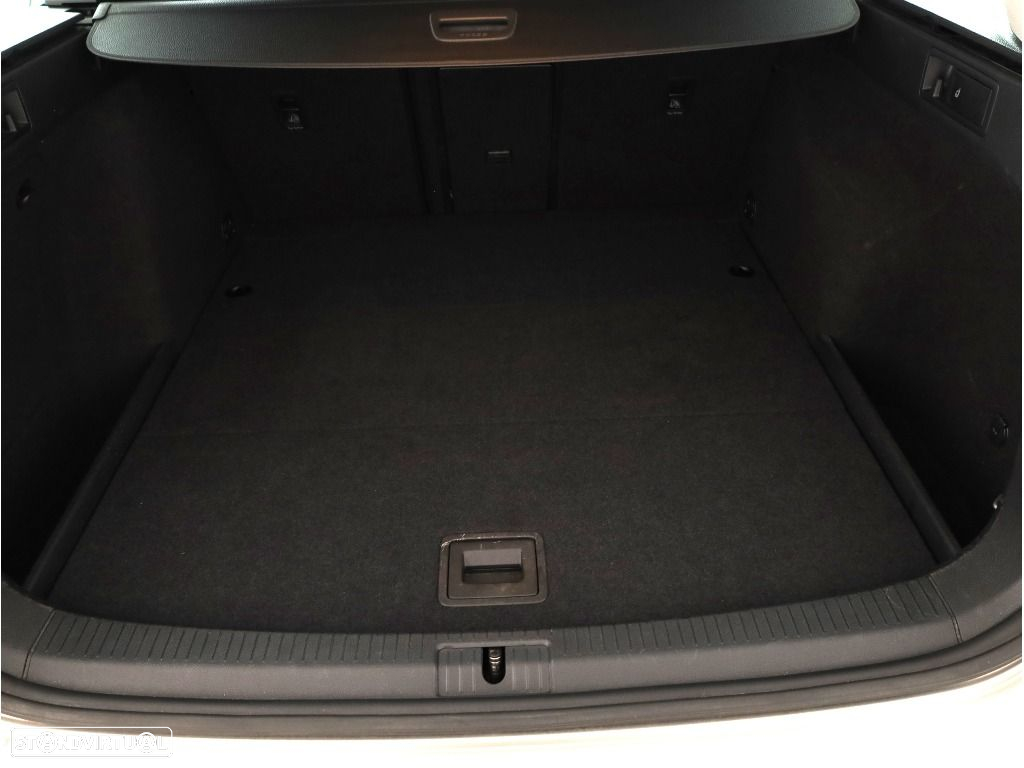 VW Golf Variant 1.6 TDi Confortline DSG - 17