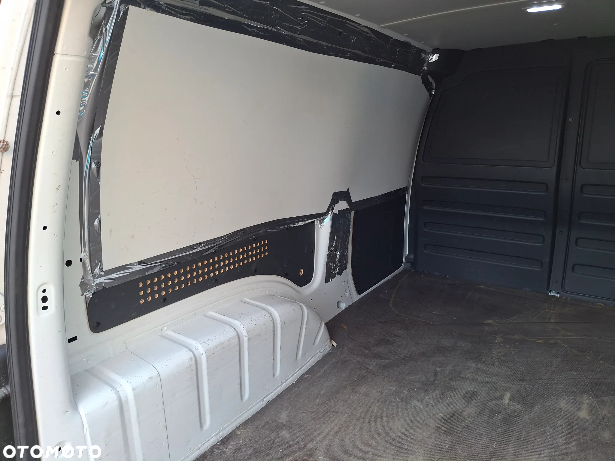 Volkswagen Caddy - 14