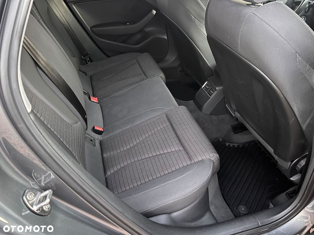 Audi A3 Sportback 1.6 TDI S tronic - 32