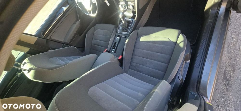 Volkswagen Golf - 27