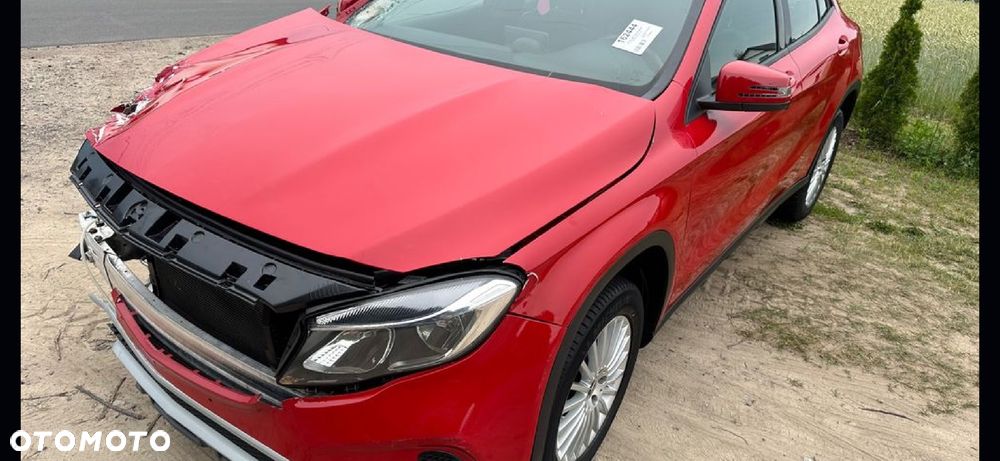 Mercedes-Benz GLA 200 7G-DCT Peak Edition - 5