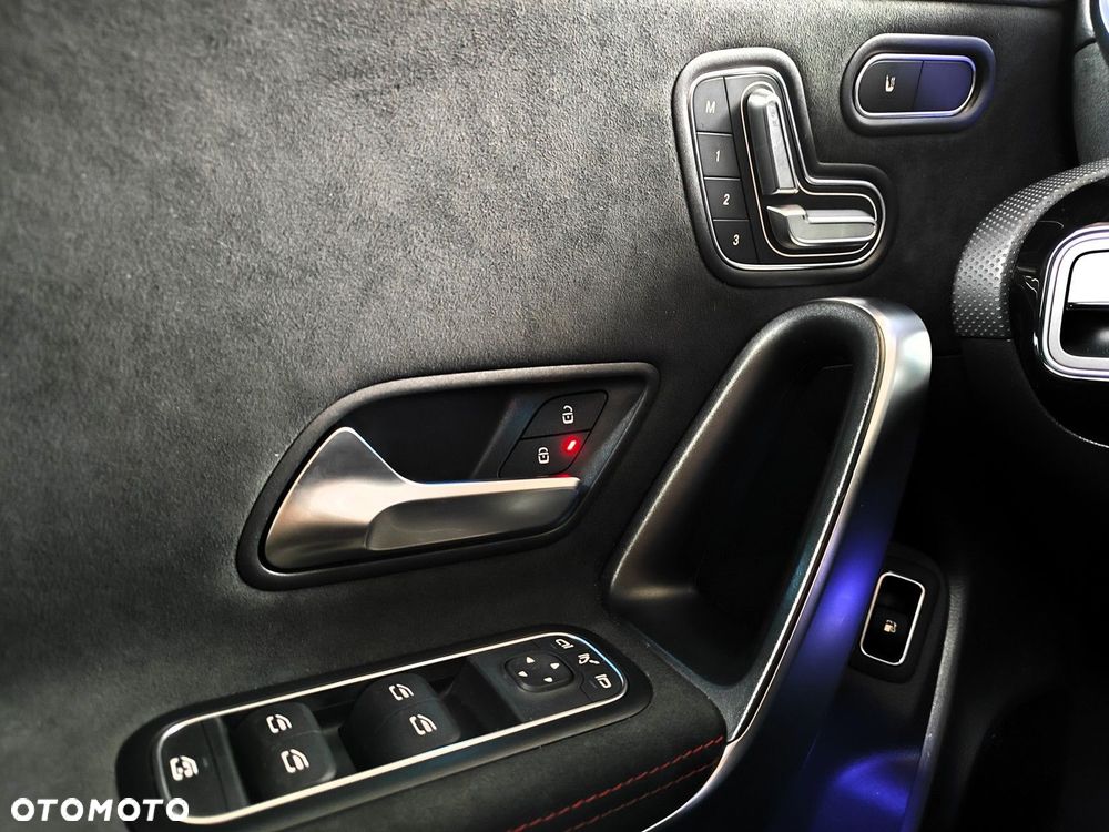 Mercedes-Benz CLA - 17