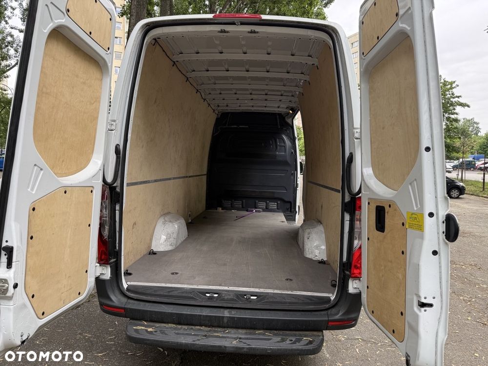 Mercedes-Benz Sprinter - 5