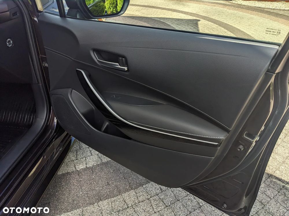 Toyota Corolla 1.8 Hybrid Selection - 29
