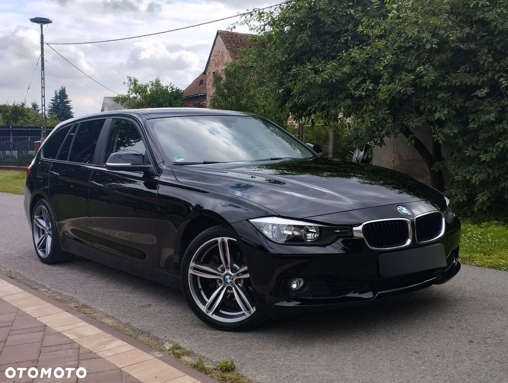 BMW Seria 3 320i Touring - 2