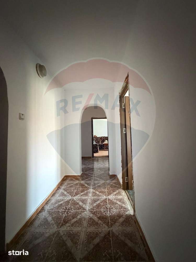 Apartament cu 3 camere de vânzare cu suprafata de 74mp — fotografia 1