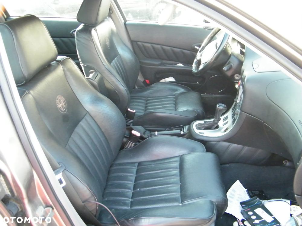 Komplet fotele przód kanapa tył skórzane Alfa Romeo 166 - 1